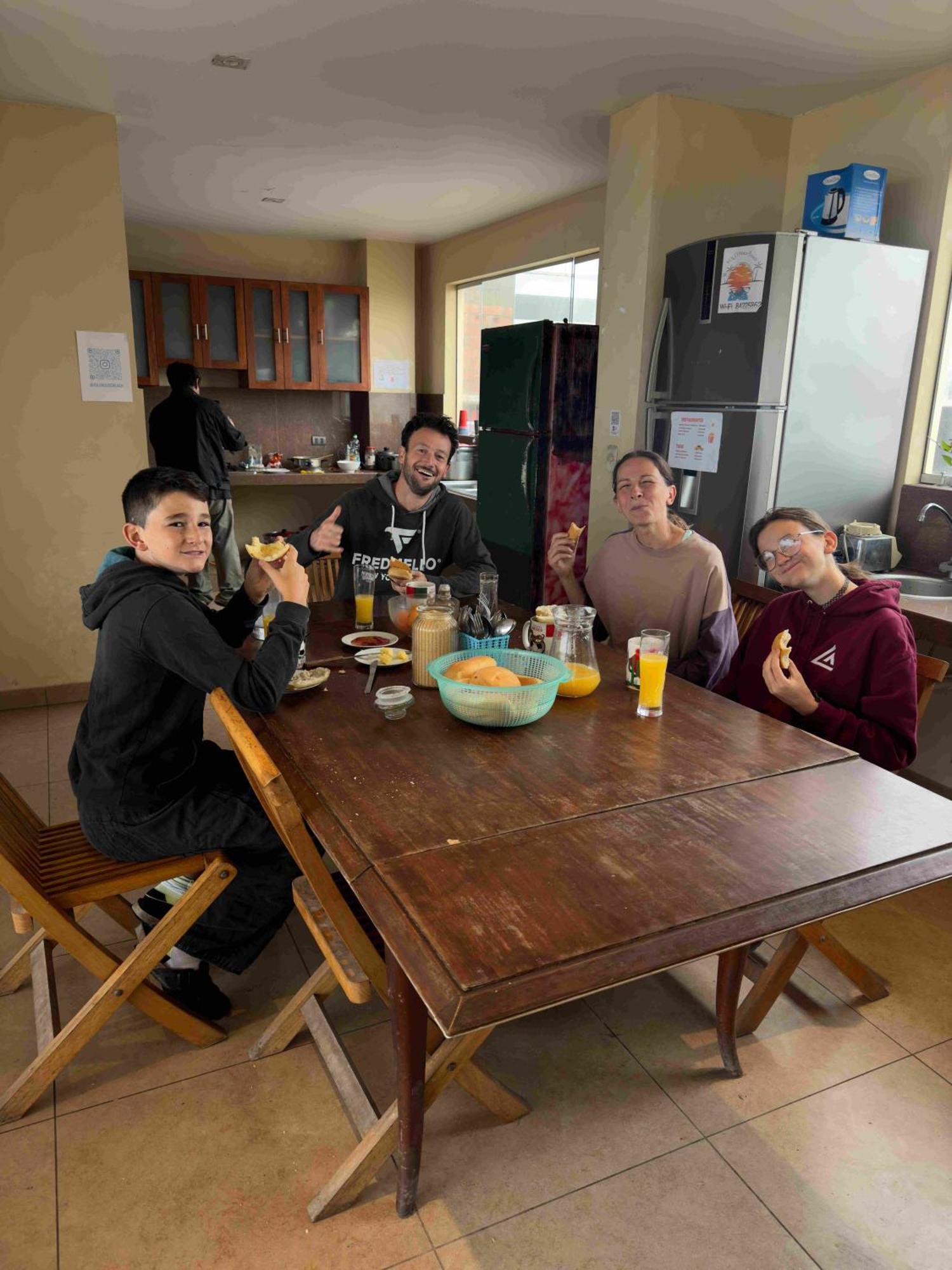 Yolo House Peru Bed and Breakfast Asia Exteriör bild